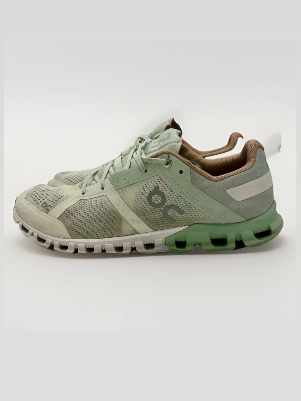 On Cloud Tec Shoes Size 9 Women's Swiss Engineering Sneakers
